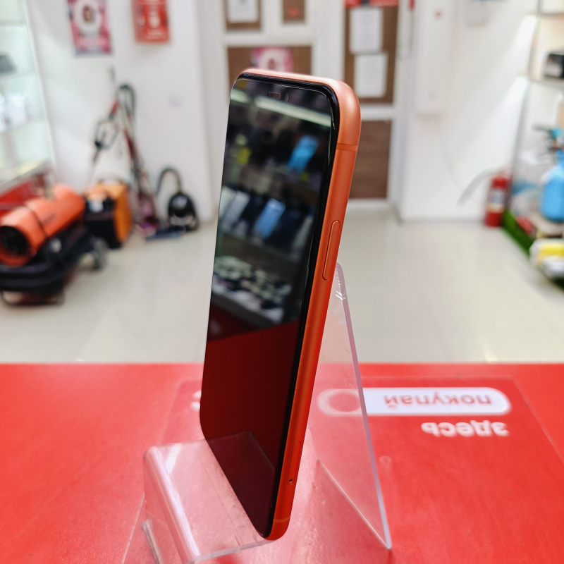 Мобильный телефон Apple iPhone XR