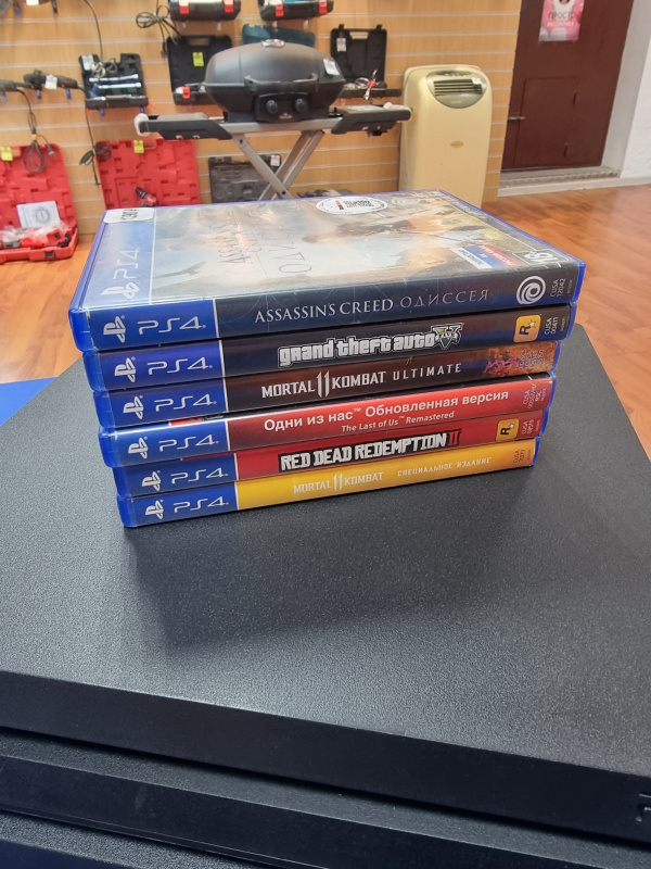 Игровая приставка PlayStation CUH-7006B