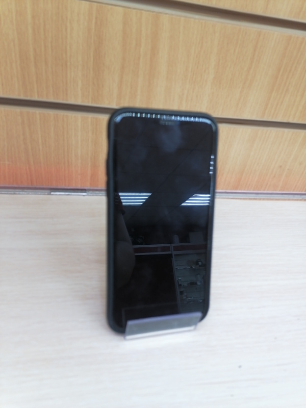 Мобильный телефон Apple iPhone X