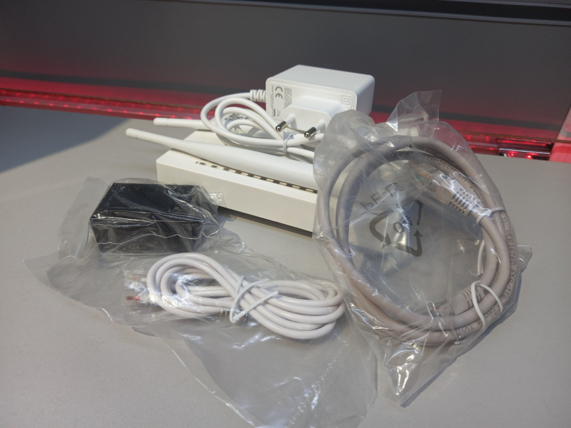 Роутер Netis dl4323