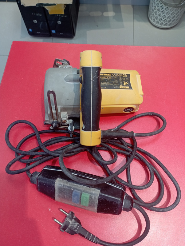 Плиткорез Dewalt DWC410