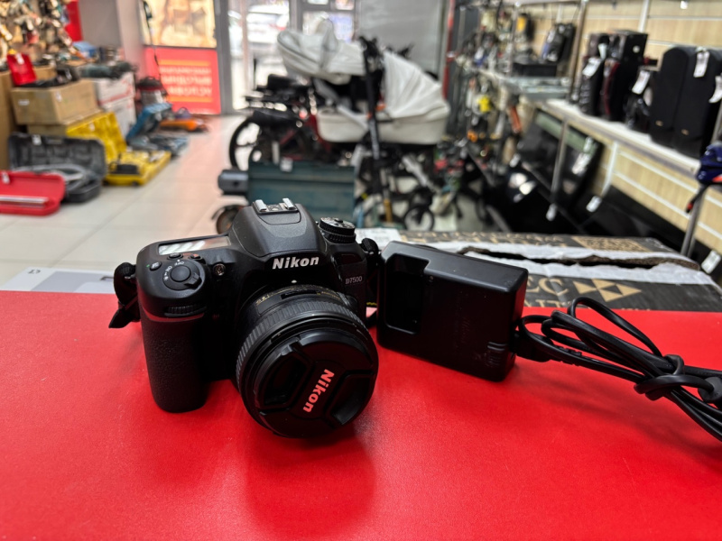 Фотоаппарат Nikon D7500